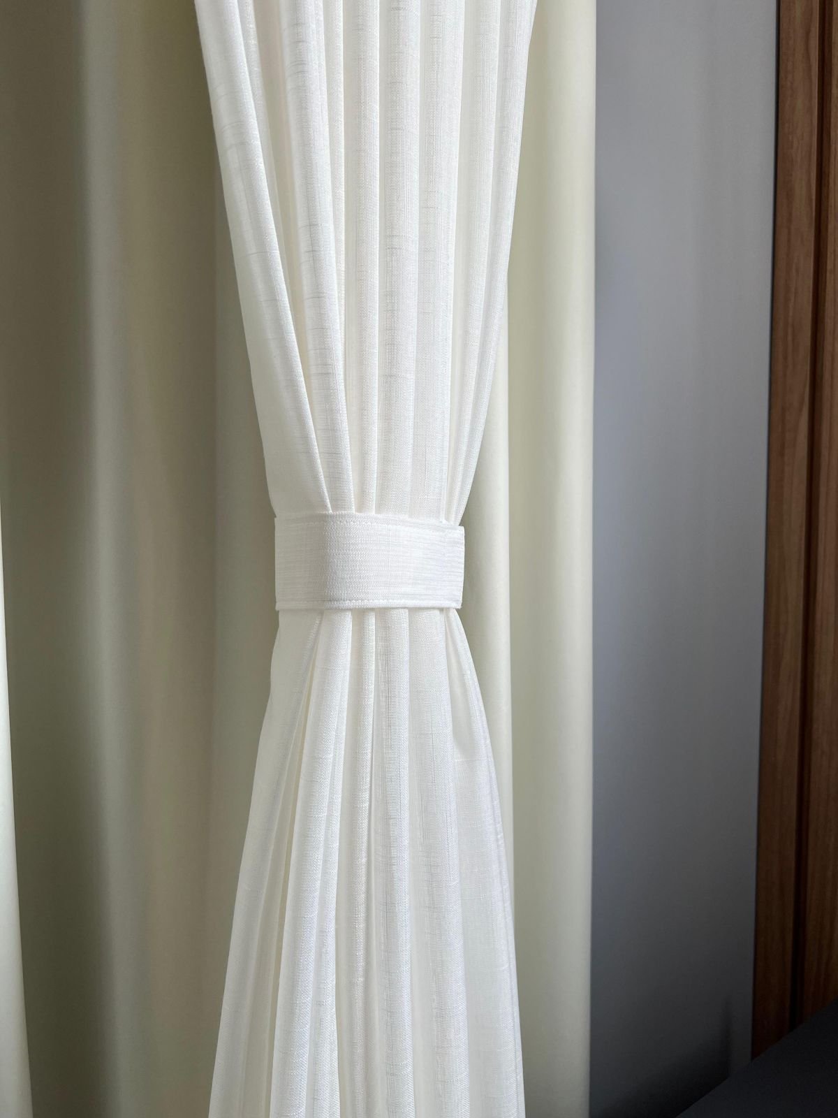 Trilhos, varões e acessórios: detalhe de projeto da ART DECORAR